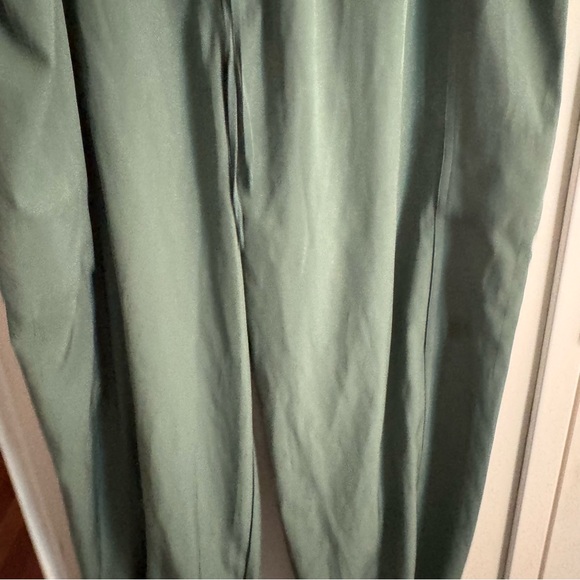 Victorias Secret PINK Tech Stretch Green Cargo Pants - Picture 7 of 9
